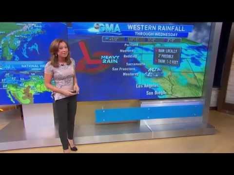 Ginger Zee ass in tight pants & high heels (3-31-14)