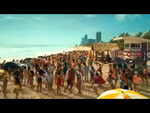 Sexy Bikini Girls Beach Party – FIAT 500L TV Commercial 2014
