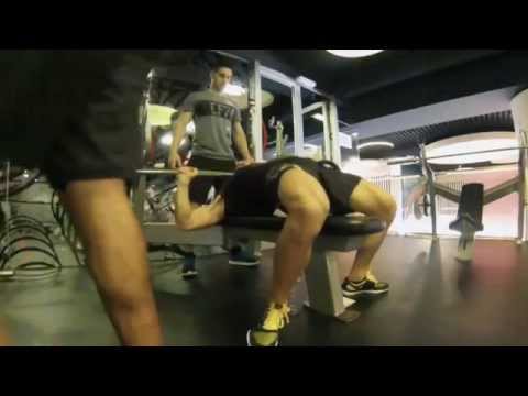 David Costa – Fitness Model – Entrainement au Reebok Sports Club Madrid