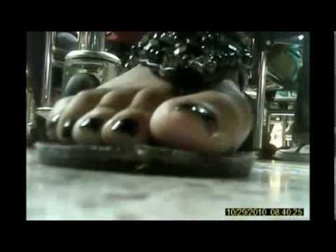 Teen Latina Candid Flip Flops Sandal Feet & wiggling black toenails under desk ( faceshot )