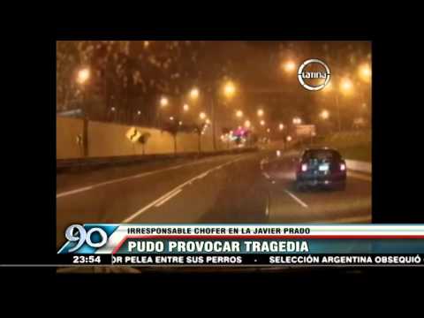 Chofer irresponsable hizo patinar a su vehículo en plena Javier Prado