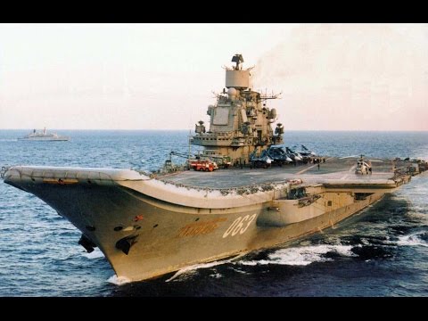 Russian navy TOPGUNS  practice on aircraft carrier.