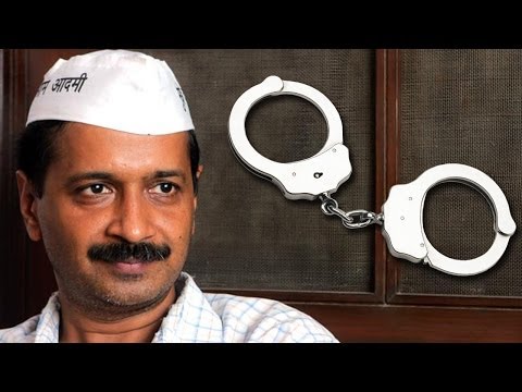 Kejriwal detained in Gujarat for violating ‚Model code of conduct‘